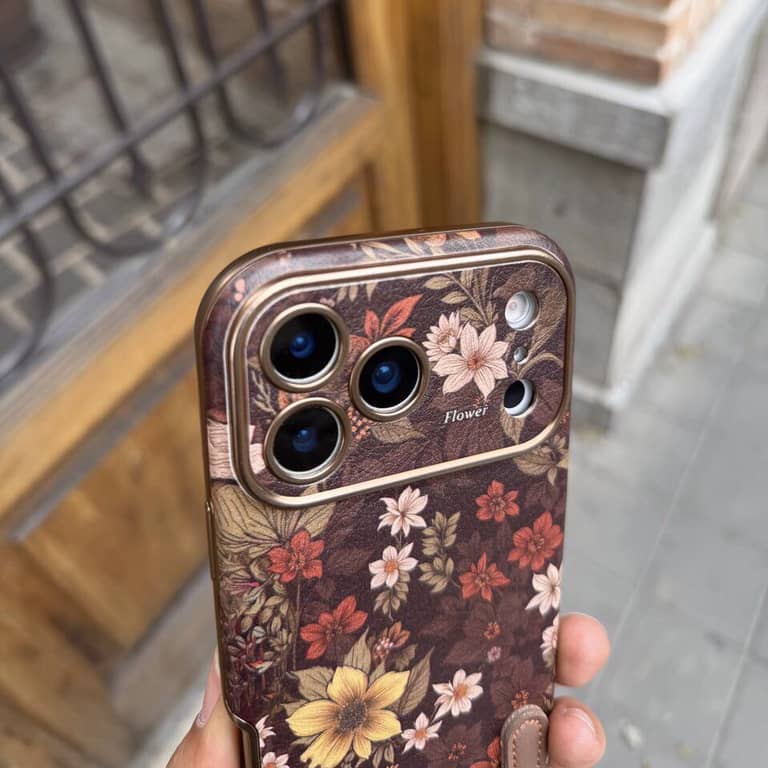 قاب Flower Brown با بند آویز آیفون